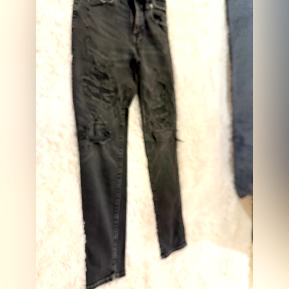 American Eagle men’s jeans 28x30 Jeans. Used only once.